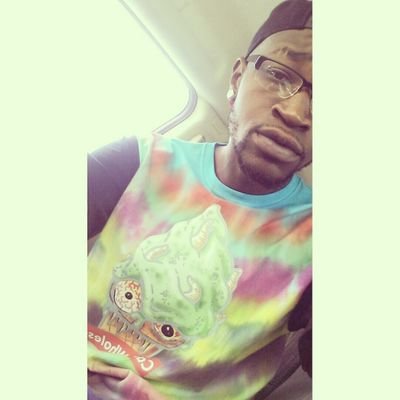1/2 of the Dynamic Musical Duo @DaddyStank.
Tall as fuck..High as fuck...Random as fuck!!
Instagram: tallguyfly kik:SupaTall