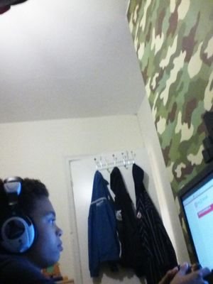 KAIS3R_ROB3RTS's profile picture. young gamer,part time Basher ,love animals and love my dog,