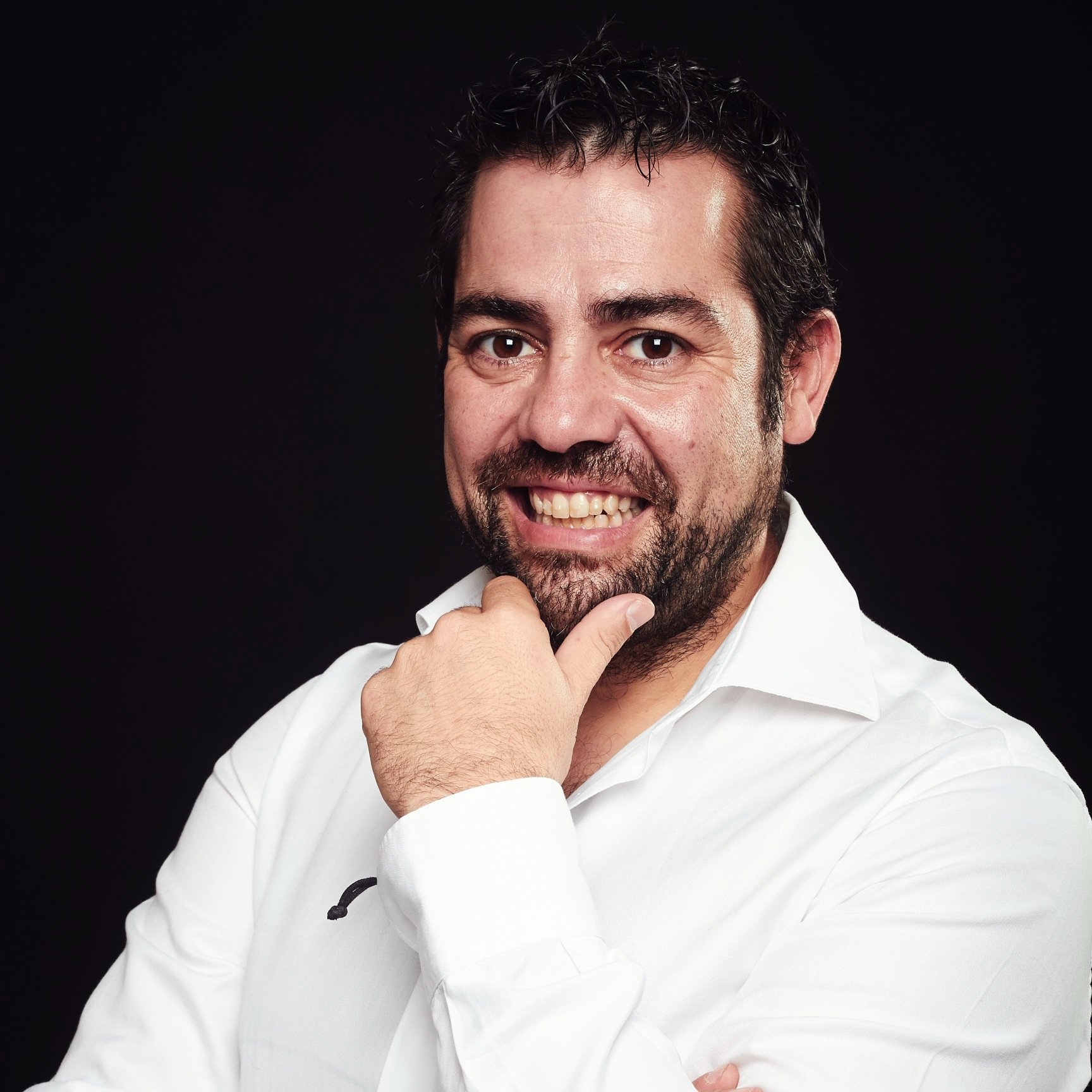 Entrepeneur, founder & CEO of “ La Antigua Churreria #Miber