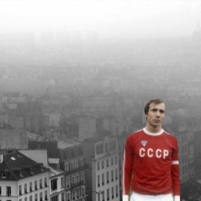 Pictures of footballers from the former Soviet Union. In fog. In France.