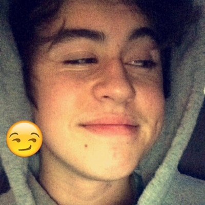 Hey guys! This is a free follow acct! Please follow @matthewssthot!!
