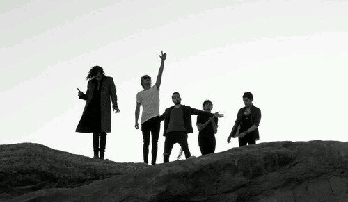 I'm 13 years old. |@Real_Liam_Payne @Michael5SOS ilysm|. My idols taught me that if fulfilled dreams.♥One Direction. Demi Lovato. |Follow me|.♡