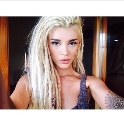 officielera's profile picture. To sing...is my life