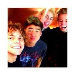 this is a free follow bc i luv chu☀so follow @indiestyleskid