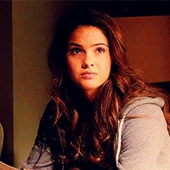 28 year old werewitch|@YoungLittleSkye,@SmileFaithLaugh & @InnocentSavanna's older sister|single|Witch Elder|Oldest Walker sister|@UnknownInnocent is my child