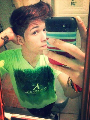 I'm In Love With Ladygaga, One Star At Me Always With Her Beautiful Songs.♫♫♭♪