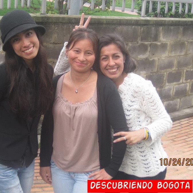Un grupo de chicas dispuestas a mostrar una ciudad distinta, además diversos temas y lugares, para  quitar una sonrisa y ofrecer entretenimiento.
