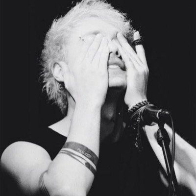 free follow from @the5sosdonut