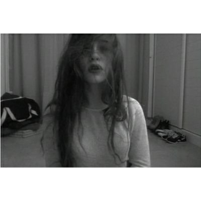 mundialengua12's profile picture. 'one thing I've learnt is that you should never look back. The past is dead and burned. You get nothing from living there'