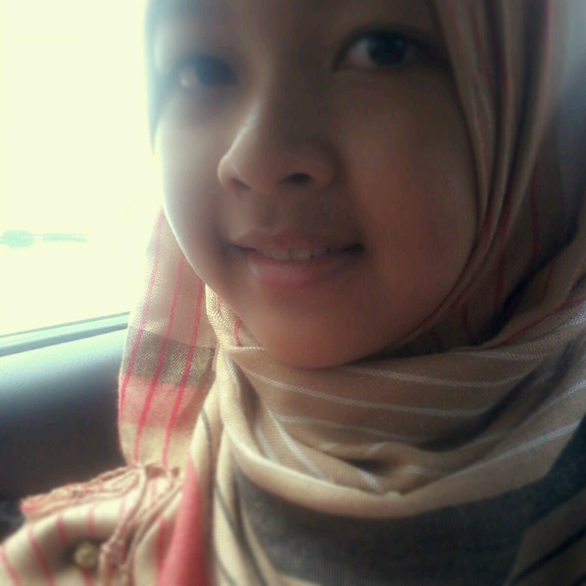 Follow la nisa,insyaallah nisa follow u balik kay