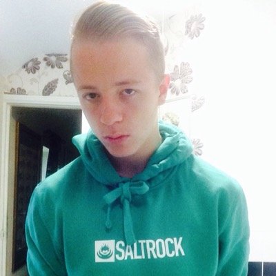 I'm 16 from Wales, love rugby, bryncethin rfc