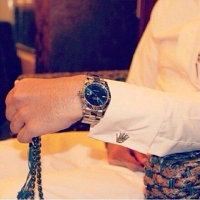 ‏انا انسان ابحث عن سعادتى اصخر المال لجل نطرب النفس عش حياتك ورفهه نفسك كلش نقدر نوفرها إلا السعاده ✌🌸