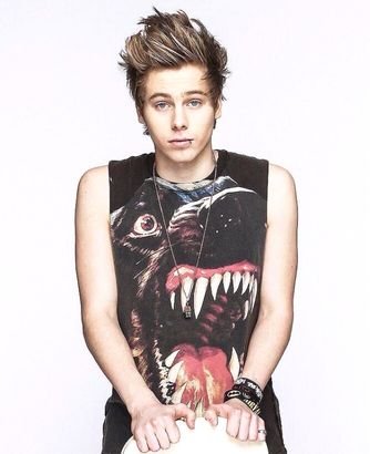 Stressed Depressed @5SOS Obsessed! Yeah you guessed it those boys are my heros! #5SOSfam #Directioner