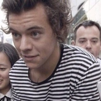 HIII READ THE LINK IN MY BIO FOR EASY QUICK MONEY 100% REAL BRUH earn money for 1d and 5sos tickets bruh CLICK LINK IN BIO