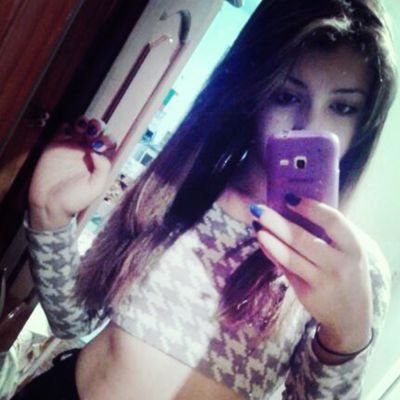 nao tenho tempo pra lembrar de quem me deixou triste. estou maiis preocupada com quem me fez feliz...