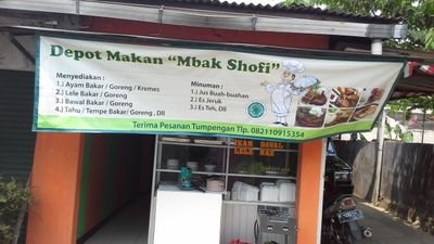 menyediakan ayam bakar/goreng/kremes, lele bakar/goreng/kremes, bawal bakar/goreng/kremes dan menu makanan serta minuman lain