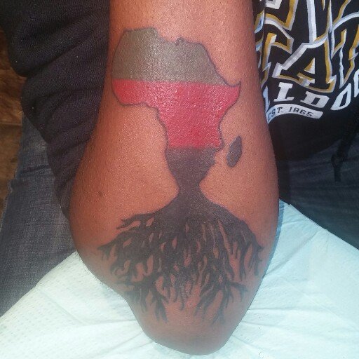 Proud member of the YE fan club…. #FINDGOD  🇸🇱