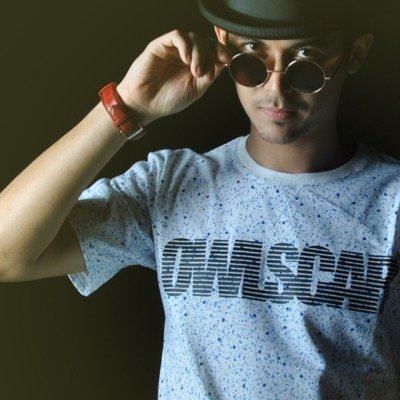 Owlscar is a 100% Malayan clothing retailer founded in 2014.  
 Instagram : owlscarofficial
