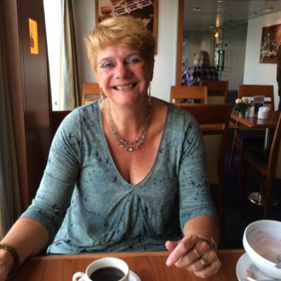 emiliecaroline's profile picture. RouwbegeidingXX, Trouwambtenaar, Owner DramaXX, http://t.co/gYMhelE1wz 
Founder DraMare, 
Trainer, Drama teacher, Happy GRANDMA @Emmanuelle!!!