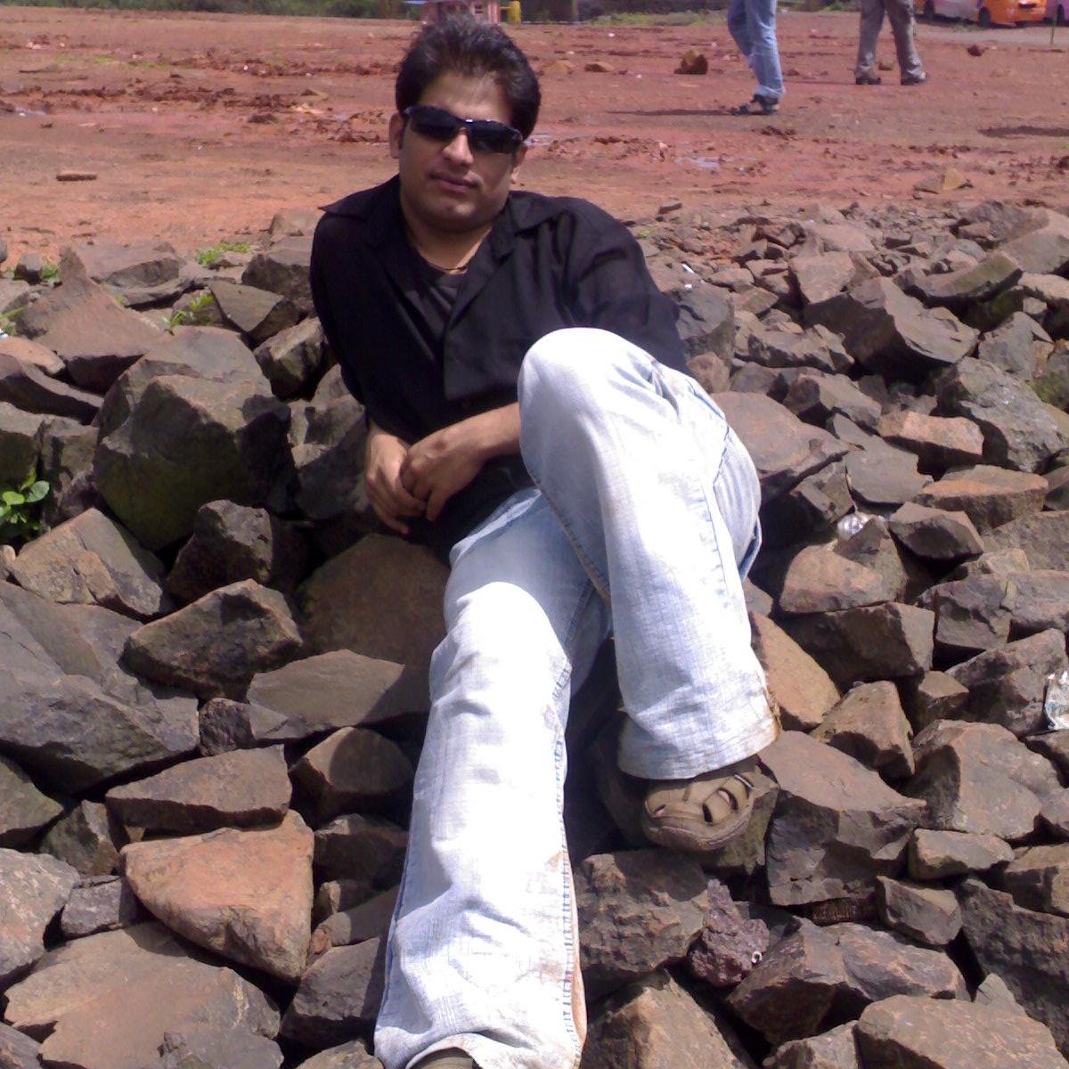 Fun Lovin, Cricket Lover, Scorpian ;)