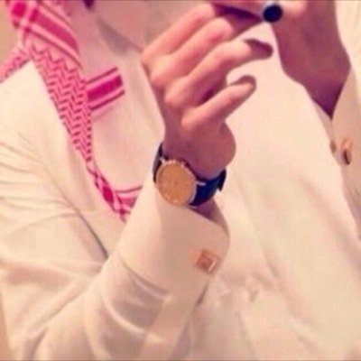 ‏‏‏‏اعاملك بالطيب من طيب اصلي 
حتي ولو تطعن خفوقي . بيمناك

♡”