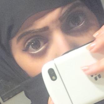 اانا مرومه من الرياض جاده للجادين عمري 25 أول شيء من شروطي يرسل بطاقه أم 100 سوا وبعدها أعطيه رقمي يتصل عليك نتفق واوصف له شقتي مابي بزران .