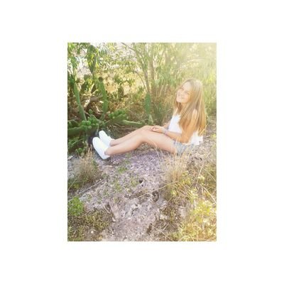 Alejandra Fontestad Martínez✨. ValenciaCF, SEMPRE AMUNT.{Sonríe el mundo necesita maravillas}