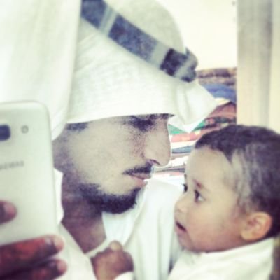 ‏يَ صآحبيْ لآ مرّگ آلشوق و إشتقت 
إذكر , ترىَ صآحبك ميّت بـ شوقھ 

ودّه يسآبق سير الأيآم و آلوقت
ويحضن غلآك و يزرعه فيْ عروقه♥❀ ‎
