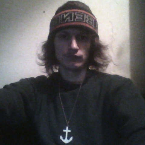 Hey people follow me so we can get to know each other, & hopefully meet in the future! Lol