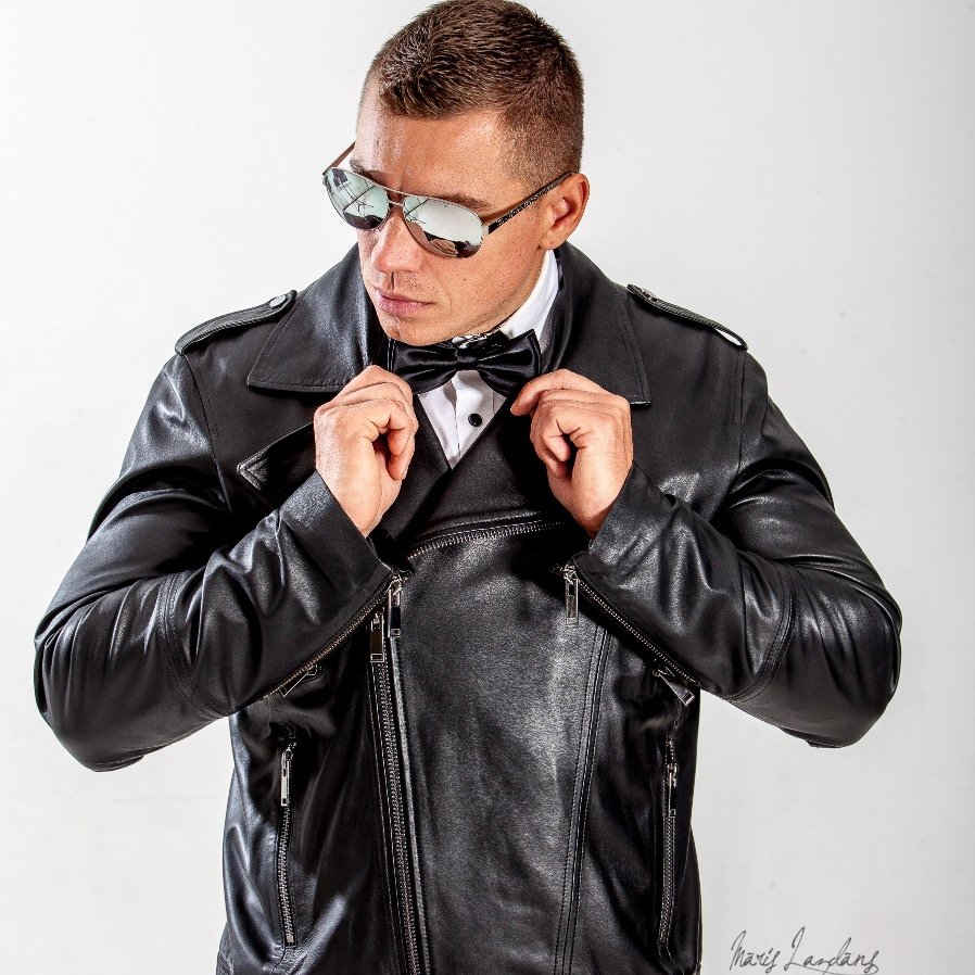 The Mix Syndicate member / International Video Dj / Promouter / Capital FM Dj / Resident of club Coyote Fly / Hip-Hop, R`n`B, Up-Tempo, Party Music /