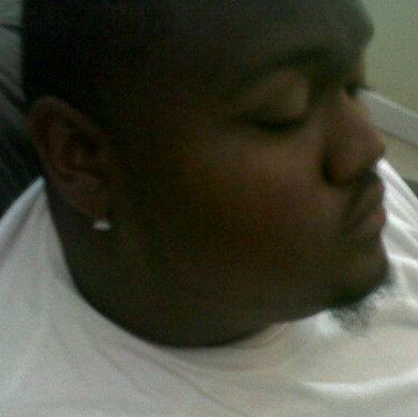 Lives in Dundas Town, Abaco, Bahamas... Wan kno more, ask...