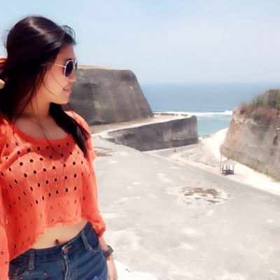line : monikaayuts
ig   : monikaayu_ts