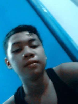 robir704's profile picture. selalu menyakitkan