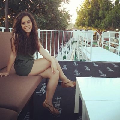 Estudiante de educacion primaria. Doy todo por las personas que quiero , cabezona no me canso hasta conseguir lo que me propongo ;)
