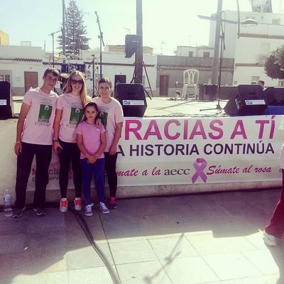 Que grandioso es tener a alguien en tu vida que pueda hacerte sonreír, incluso cuando no está cerca de ti. ❤26∞❤