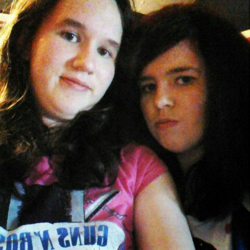 Am Lucy i am 19 years old follow me ill follow you back
