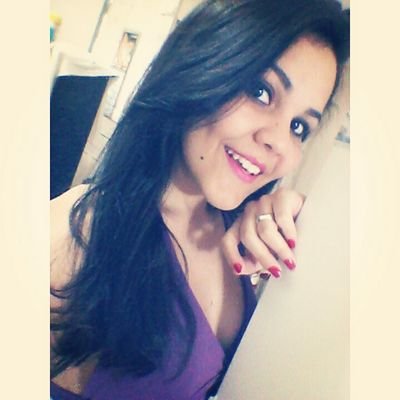Instagram: @lari_r14