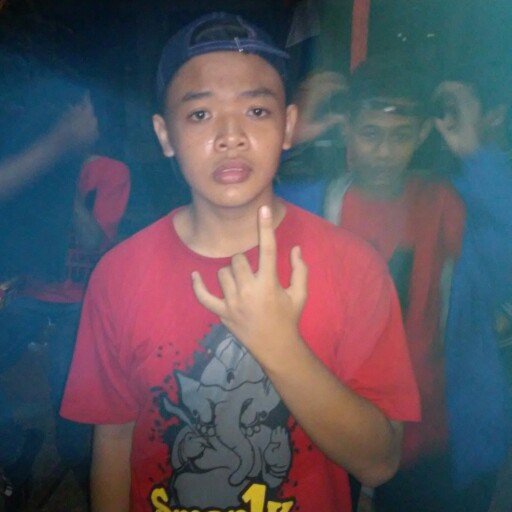 Hafizhtaufiq's profile picture. membuat semua orang tersenyum rasanya beda dengan membahagiakan satu orang