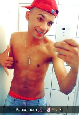 　　　　　Me critique, me julgue, fale mal .. Afinal o que incomoda sempre causa INVEJA ! gRavo BunitiN. :)) 'ㅤ ㅤ ㅤ ㅤ ㅤㅤ ㅤ