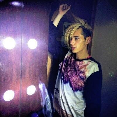 Bienvenidos al club de fans oficial en twitter de @esvelOficial en latinoamerica, sigue ah este talentoso Singer / Actor / Dancer