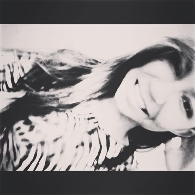 Aposto que todo mundo pode olhar em meus olhos um milhão de vezes e nunca ver o que Deus vê.
-  Seja Bem Vindo (a)