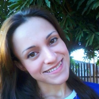 Às vezes as pessoas são tão bonitas! Não pela aparência física nem pelo que dizem. Só pelo que são.”
- A Menina que Roubava Livros -