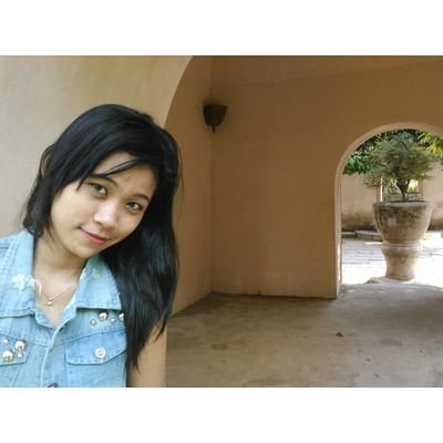 Karena aku percaya Tuhan tidak akan terus berpihak pada kesedihan :)