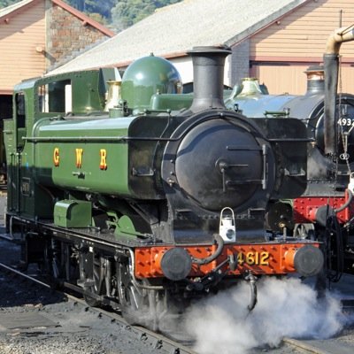 Heritage railway enthusiast, likes Med, France, Spain, Italy,  crime drama, railway modelling, football, cricket and photo’y, the Corrs, got RA and Parkinsons