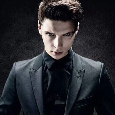 Hello little one, I'm the Batman loving English professor||Coffee||Randomness|| If you're in a relationship, very kindly fuck off. I don't do relationships, Hun