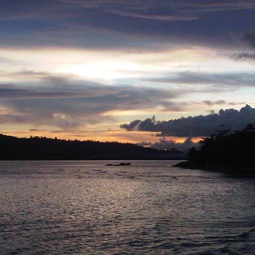 emahaly@yahoo.com | @dms_ambon | @dutafm | @Duta_Masohi | @Carang_TV | @Ambon_fm | https://t.co/v2AvQtEpzX | https://t.co/cfhF2urO3u