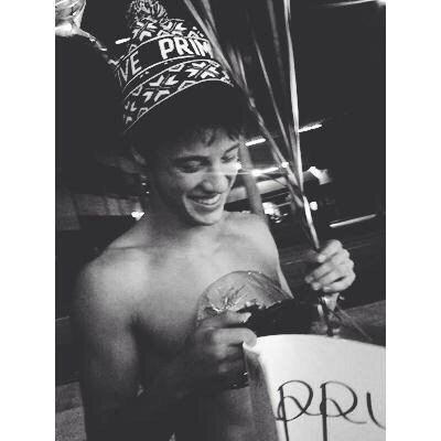 Im on follow limit so i cant follow people that cameron are follow but cam still loves you(: