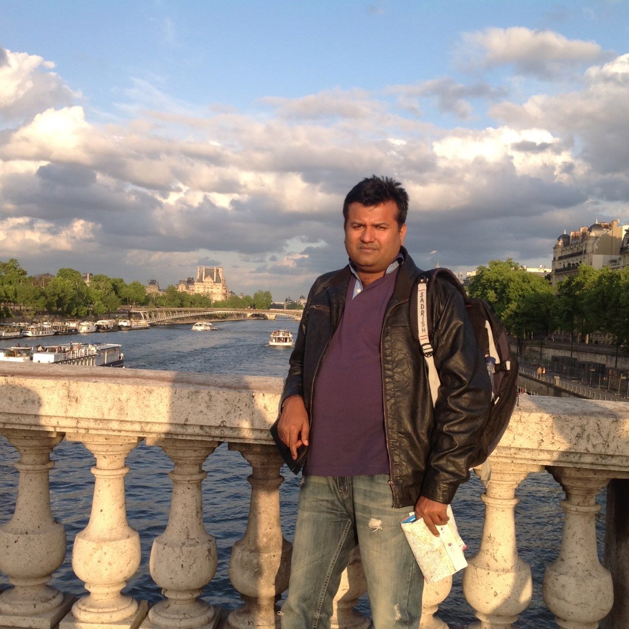 love travelling, a vivid reader, in the field of procurement for more than a decade