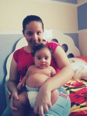 Há pessoas que transformam o sol numa simples mancha amarela, mas há também aquelas que fazem de uma simples mancha amarela o próprio