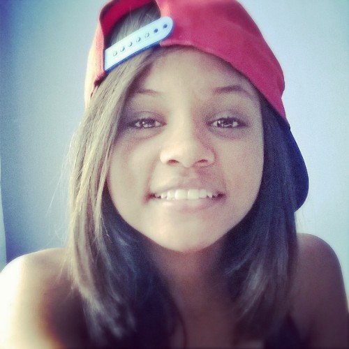 Snap: nicollysantanna.    Face: Nicolly Sant'Anna    Tumblr: nicollysantanna.      BEYHIVE  Rio de janeiro .   Sonho: Tomorrowland.     insta: nicollysantanna